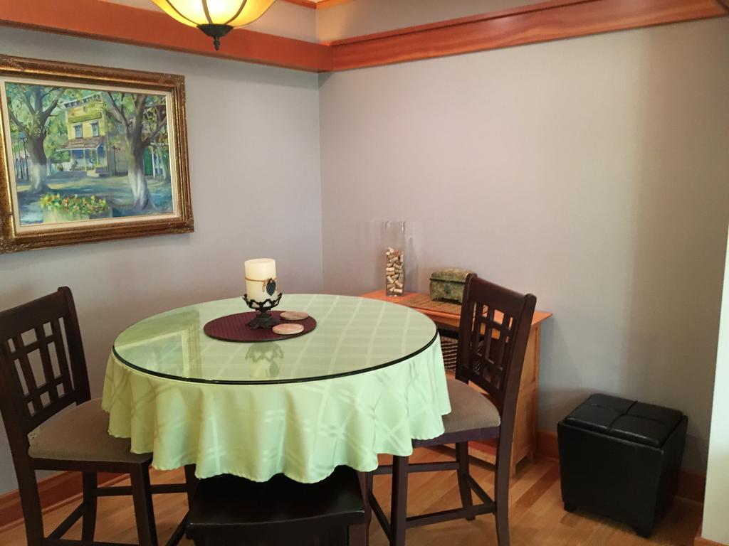 The Guest House Bellingham Bagian luar foto